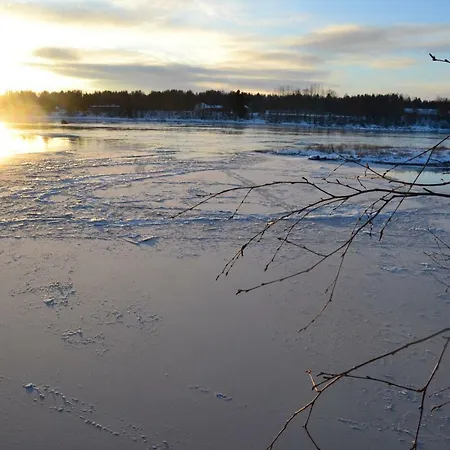 Santa's Studio Valta מלון *